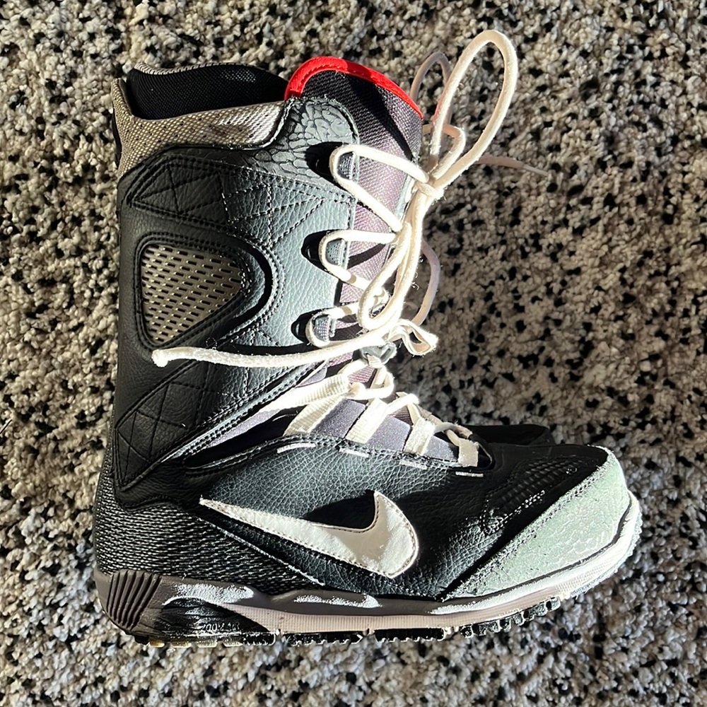 Zoom Kaiju SB 'Black Cement'